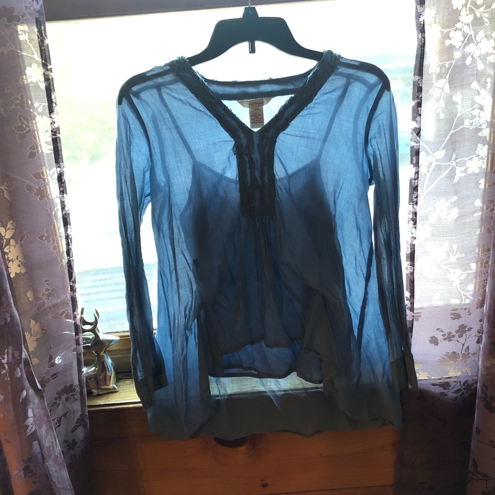 Sundance Blue High to Low Blouse w/ Frilly Trim